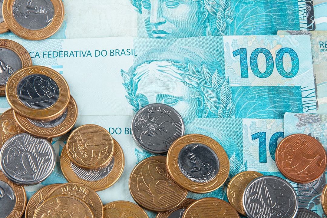 Dinheiro Brasileiro notas e moedas de real brasileiro