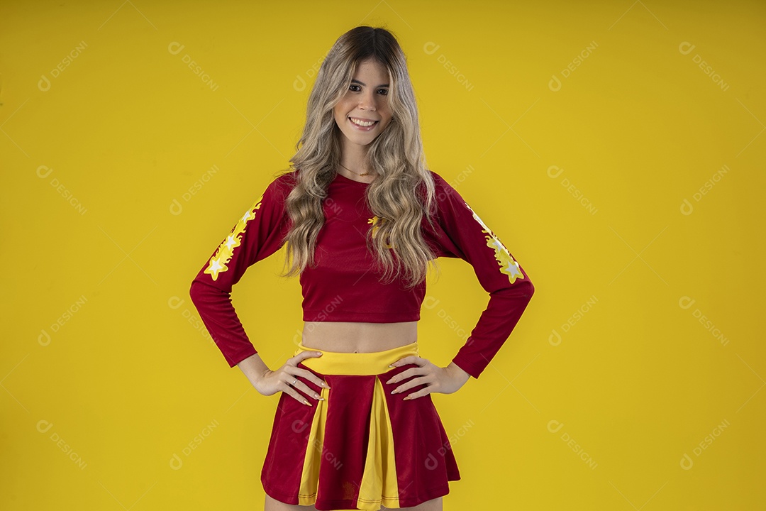 Jovem adolescente líder de torcida com várias poses e expressões faciais