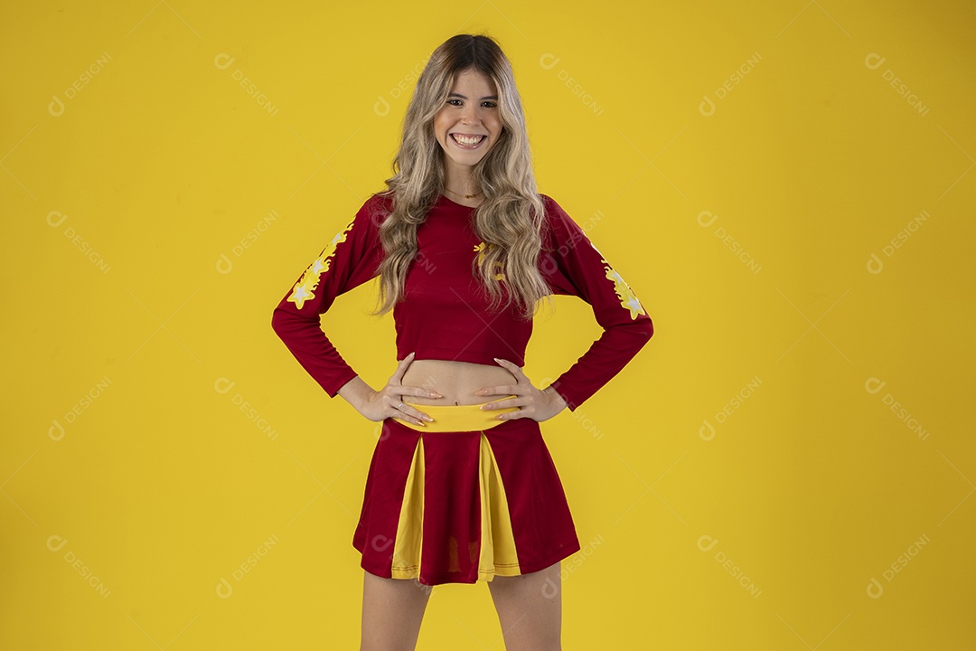 Jovem adolescente líder de torcida com várias poses e expressões faciais