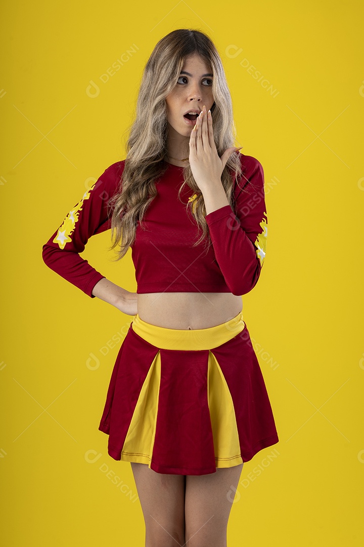 Jovem adolescente líder de torcida com várias poses e expressões faciais