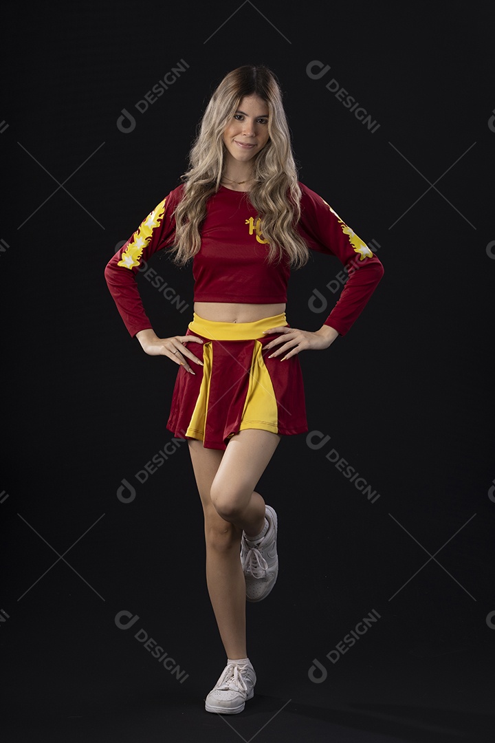 Jovem adolescente líder de torcida com várias poses e expressões faciais