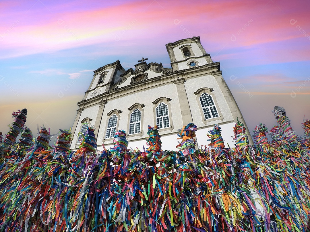 Igreja do Bonfim com fitas coloridas ao pôr do sol em Salvador Bahia Brasil