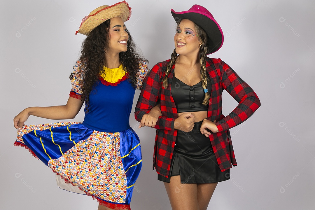 Meninas lindas trajadas para festa junina
