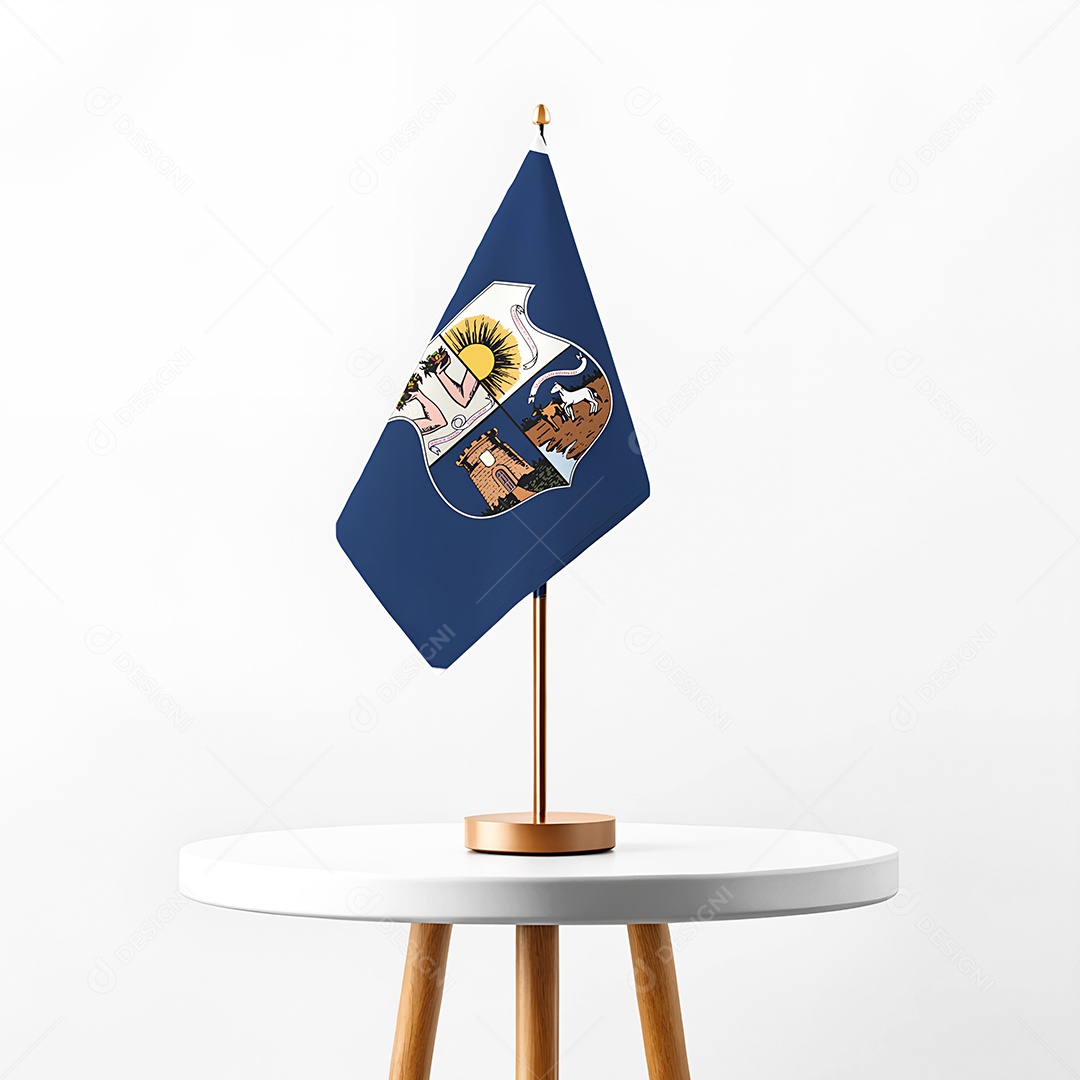 Mini bandeira da cidade de Belém hasteada em cima de uma mesa