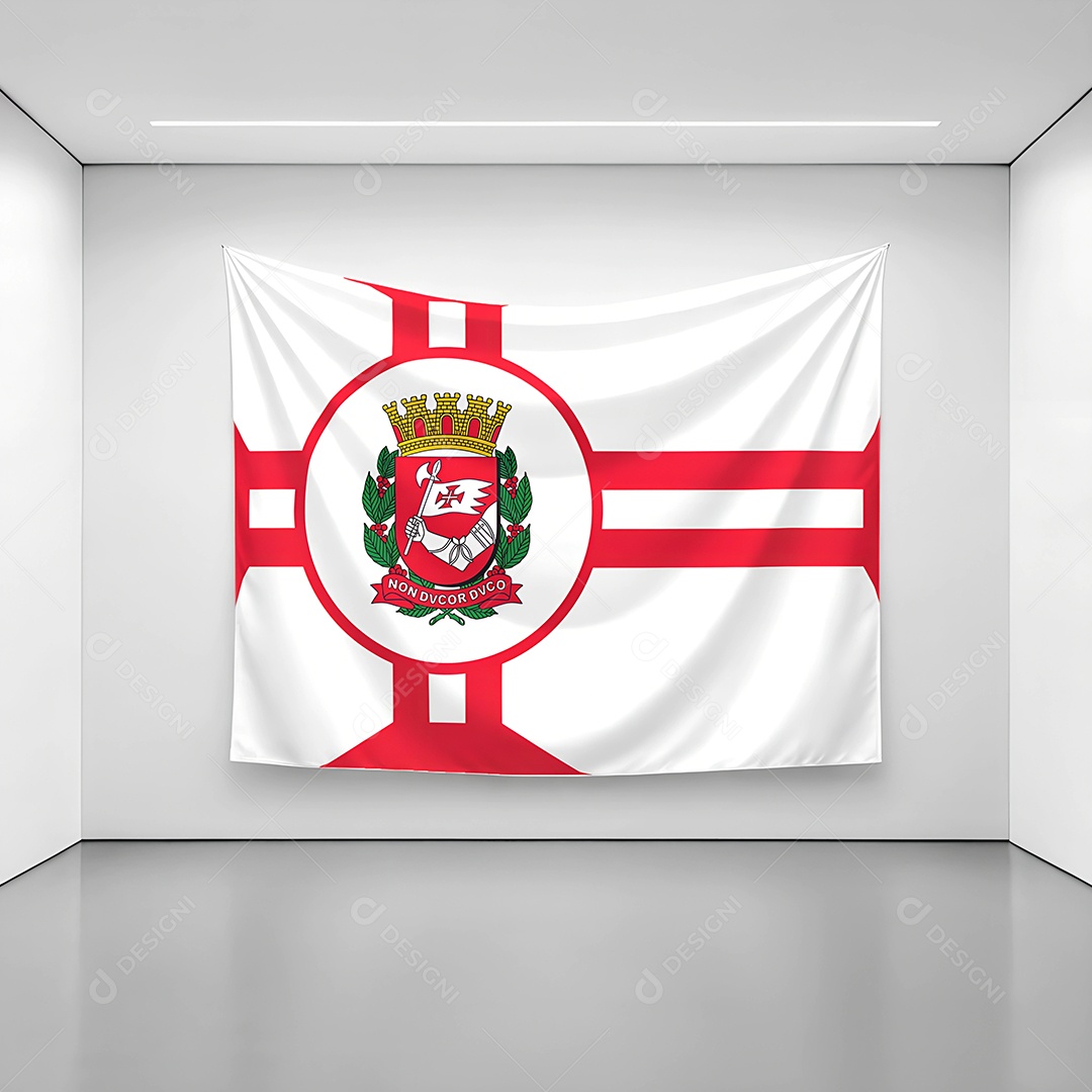 Bandeira da cidade de São Paulo exposta em uma parede de uma sala