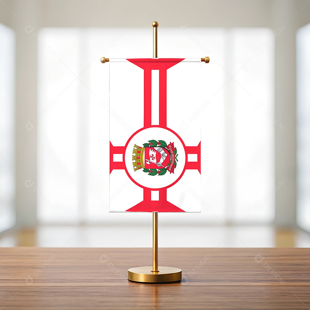 Mini bandeira da cidade de São Paulo em cima de uma mesa