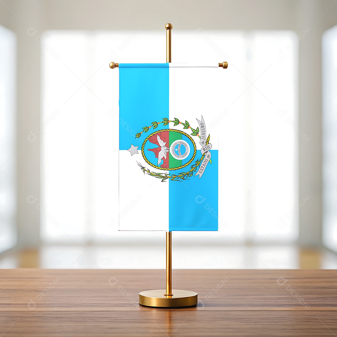 Mini bandeira do estado do Rio de Janeiro em cima de uma mesa