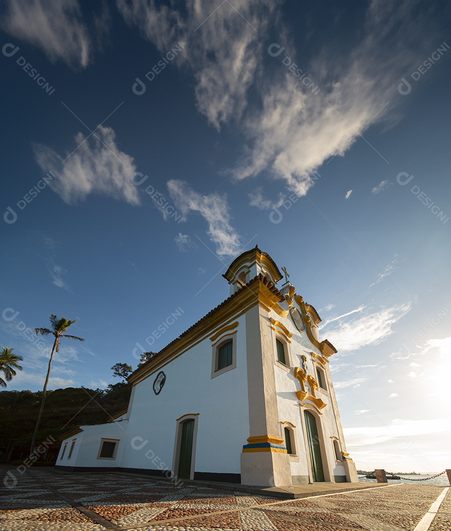 Vista da igreja Nossa Senhora do Loreto na ilha dos frades aprimorado