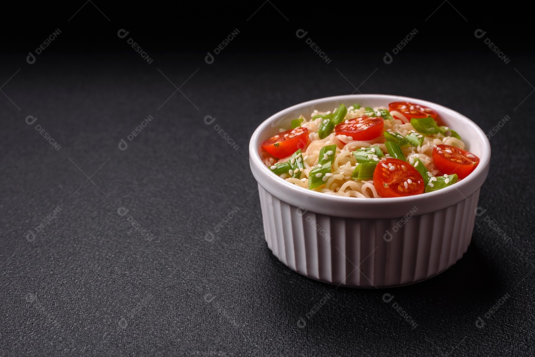 Bruschetta de Hash Brown saboroso mesa concreto