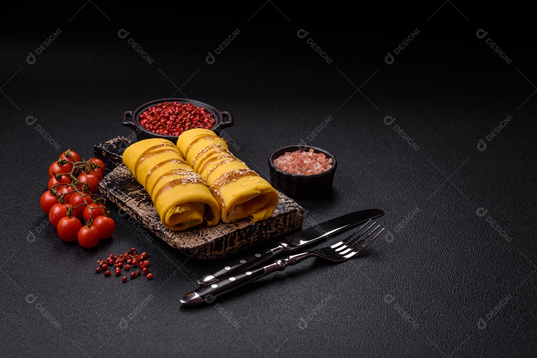 Panquecas saborosas em um prato mesa