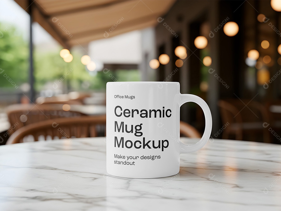 Caneca na Mesa de Mármore Mockup PSD Editável