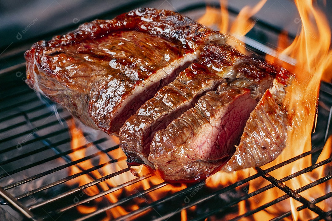 Picanha na brasa com molho