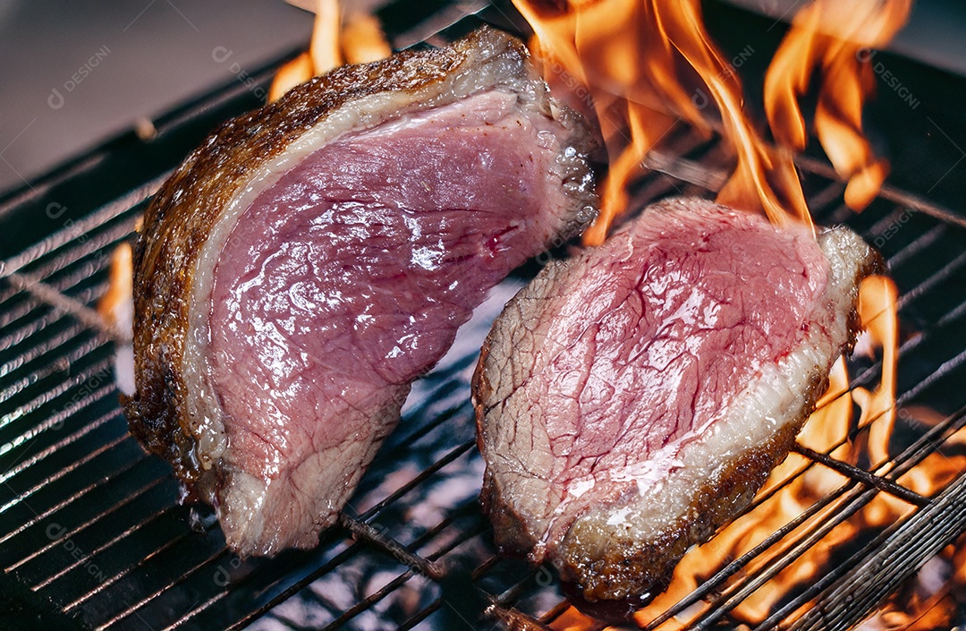 Pedaço de carne assado