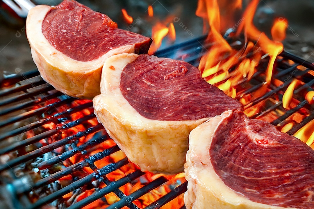 Espeto de picanha assando