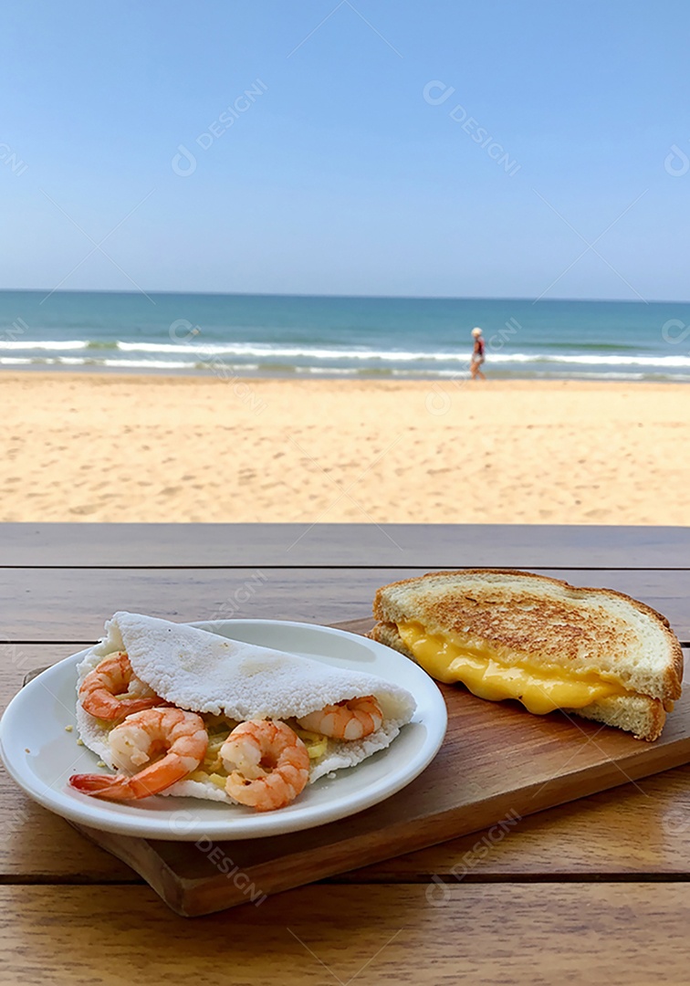 Belos lanches trópical em pratos sobre mesa em uma linda praia