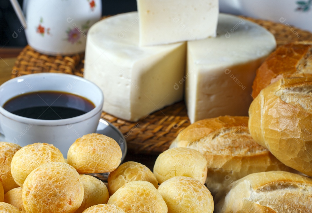 Café da manhã sobre a mesa