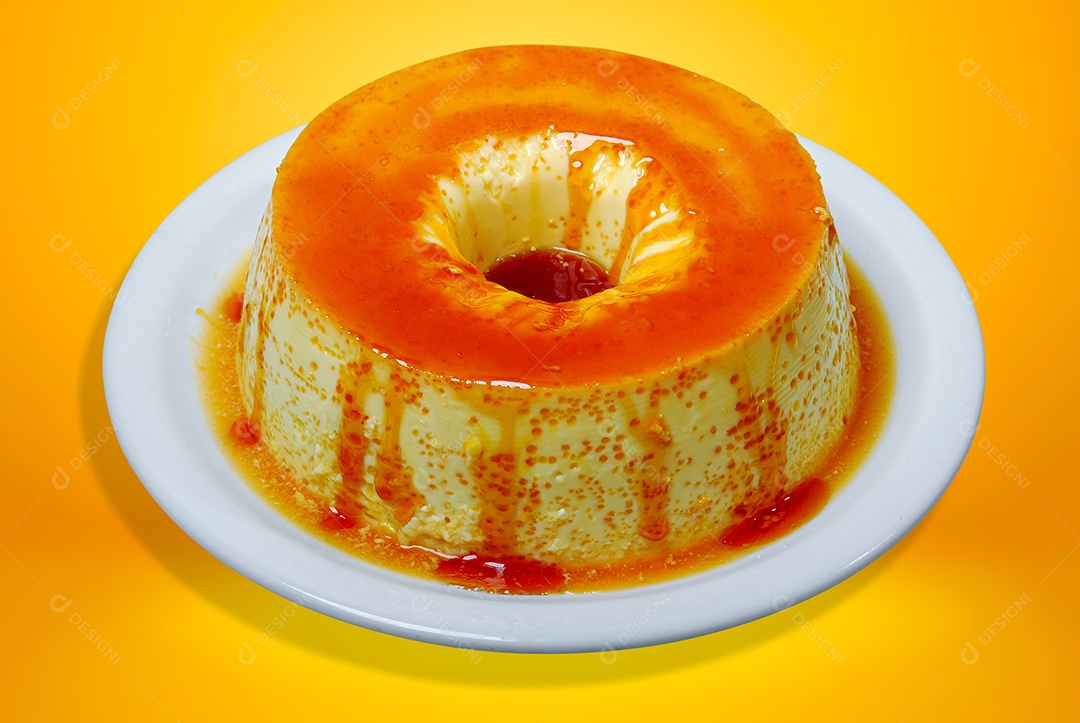 Pudim furadinho de leite tradicional