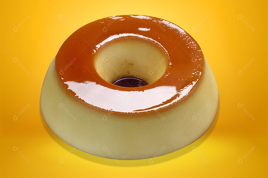 Pudim tradicional coberto com caramelo delicioso