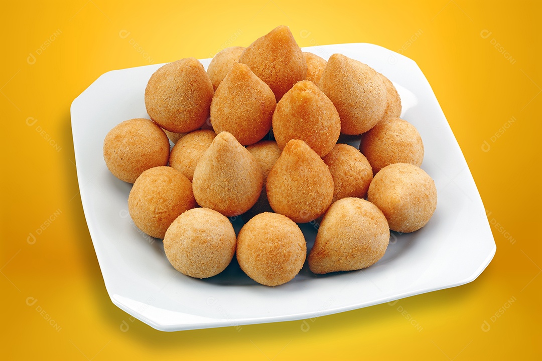 Coxinha fechada recheada frita