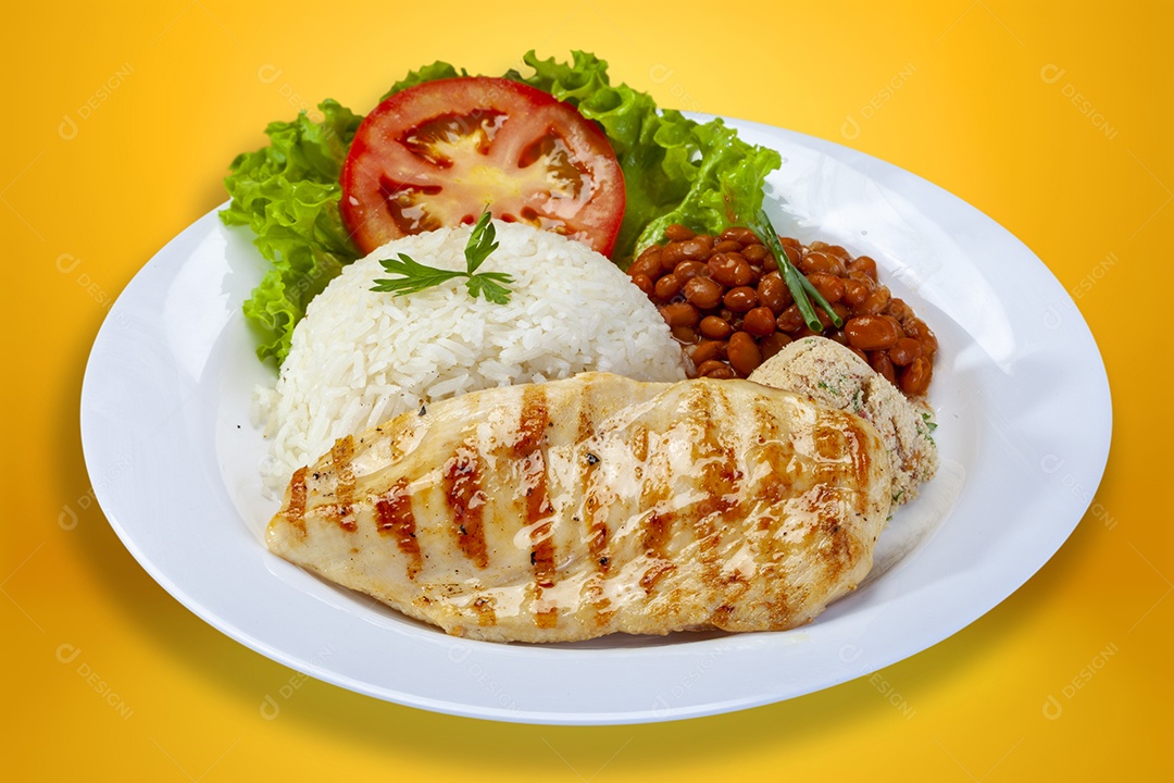 Arroz feijão e bife de frango