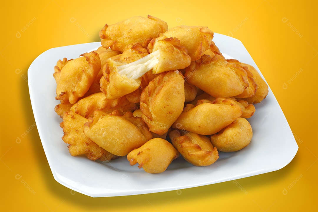 Pastel de angu com queijo