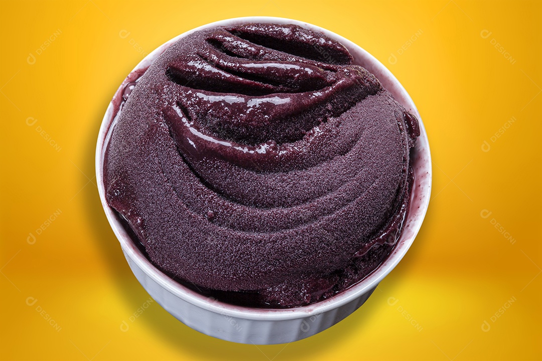 Creme de açaí delicioso em uma tigela