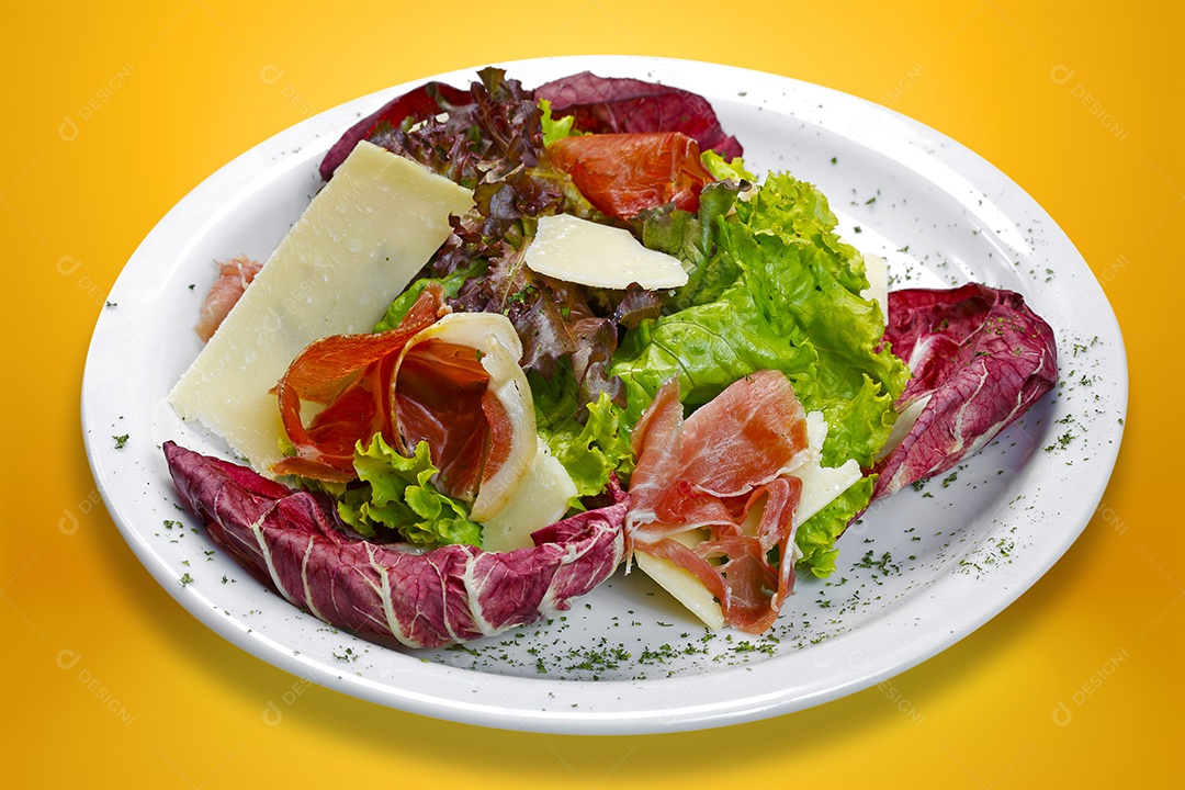 Salada de parma com queijos e hortaliças