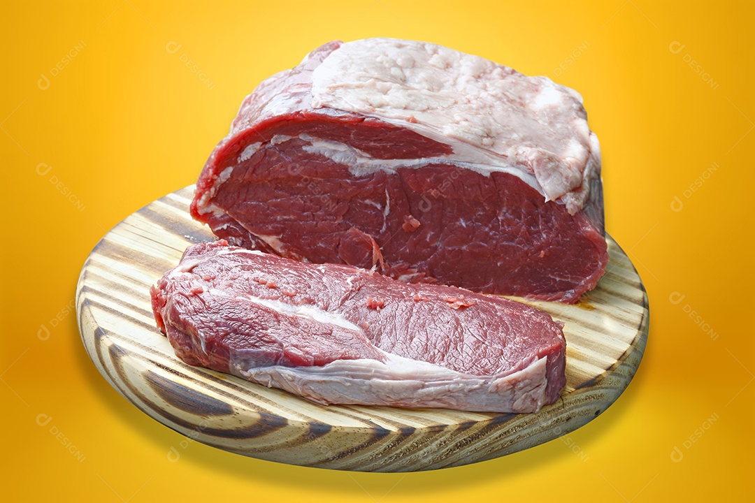 Contra file sobre tábua de madeira