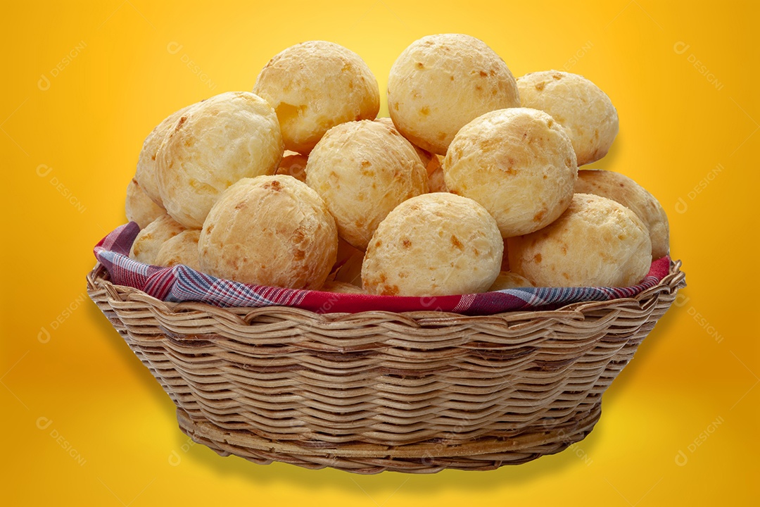Pão de queijo tradicional em uma cesta