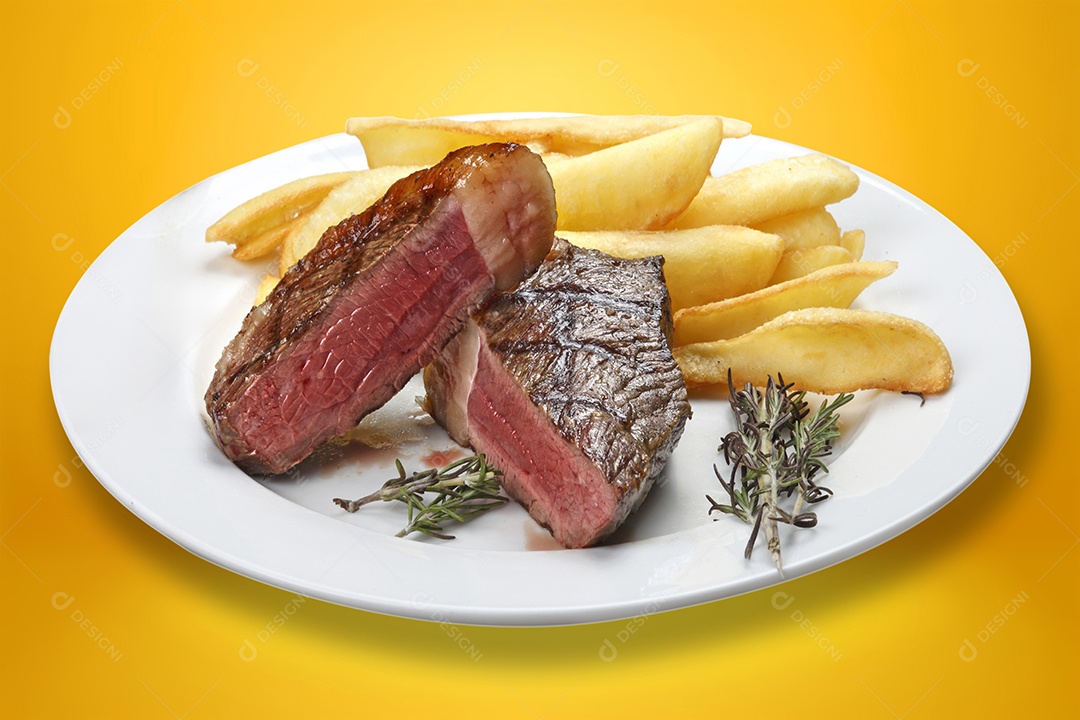 Batatas fritas com picanha grelhada