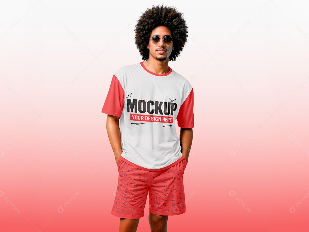 Homem com Camiseta Mockup PSD Editável