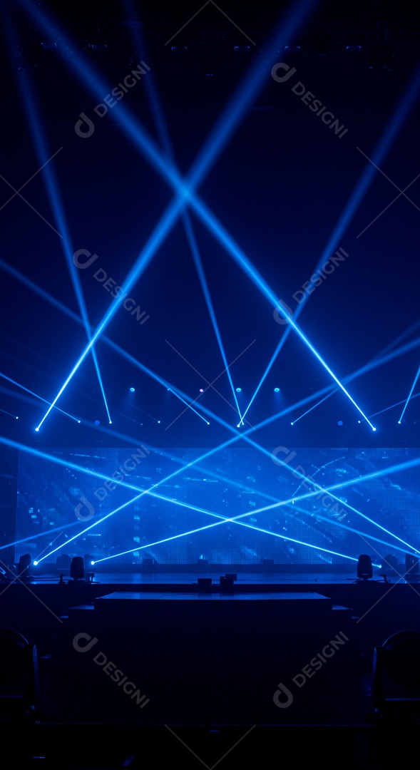 Cenário de Palco iluminado com luzes