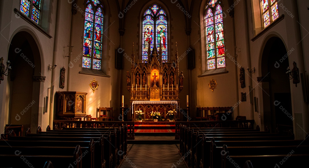 Igreja católica vazia