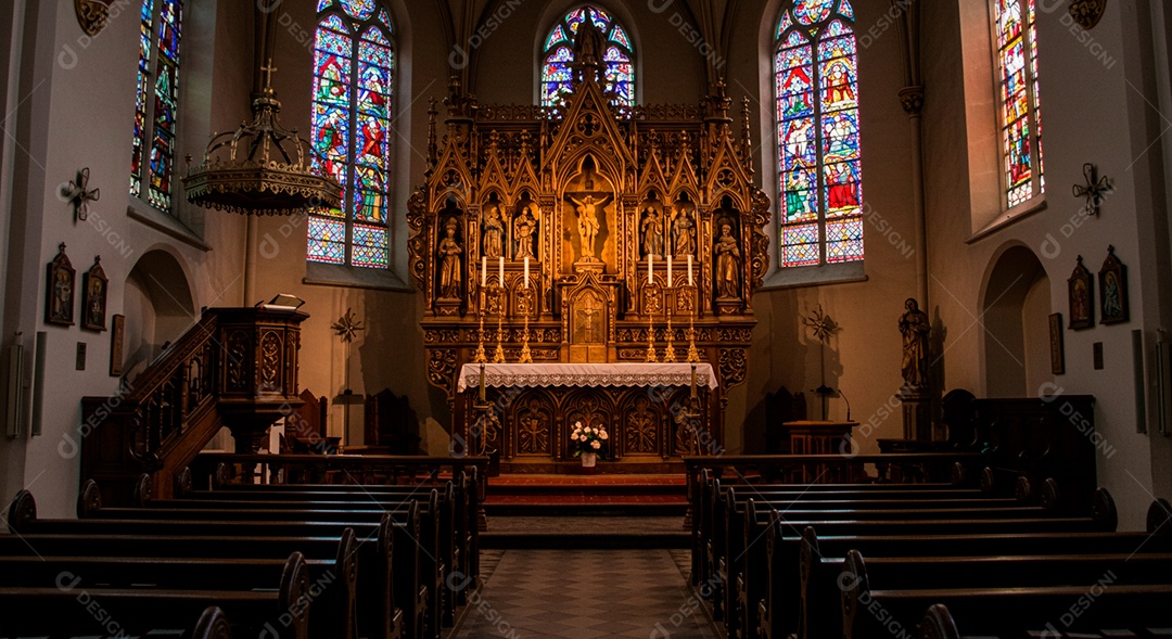 Igreja católica vazia