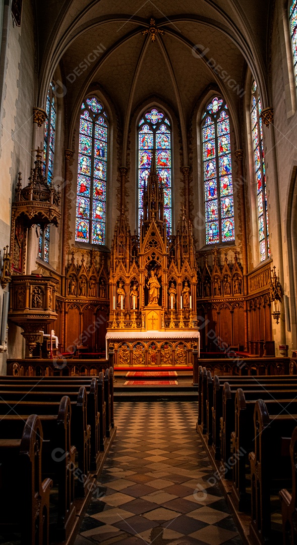 Igreja católica vazia