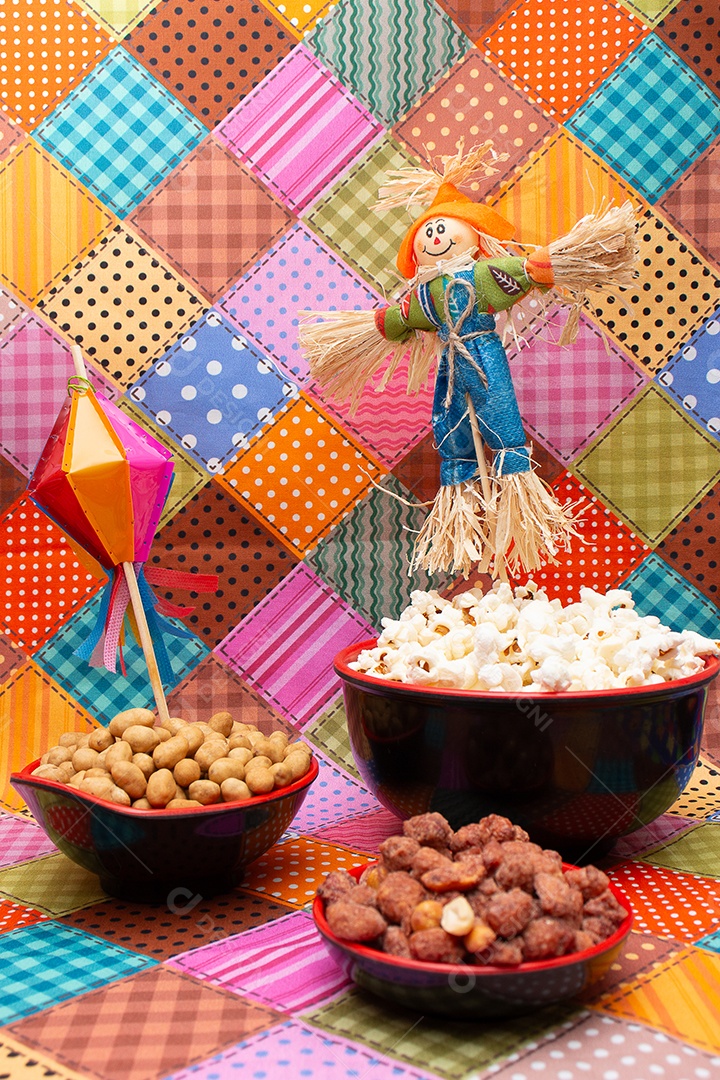Alimento típico de festa junina em uma colorida