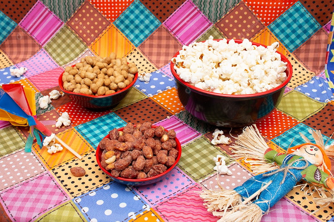 Alimento típico de festa junina em uma colorida