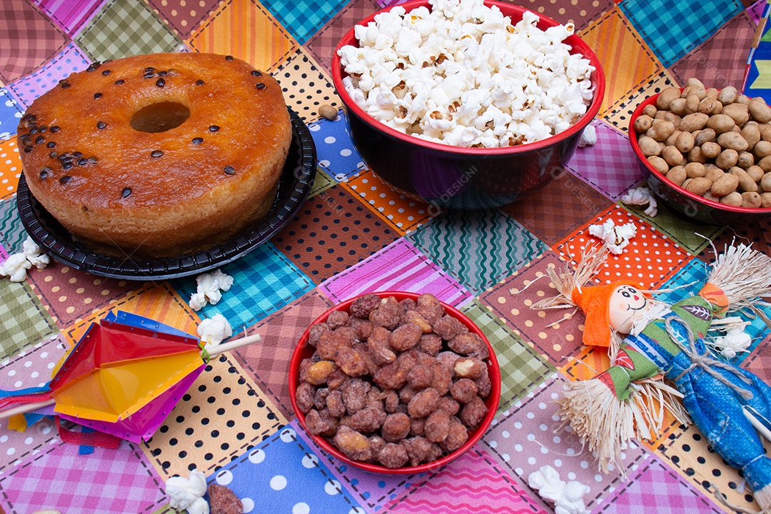 Alimento típico de festa junina em uma colorida