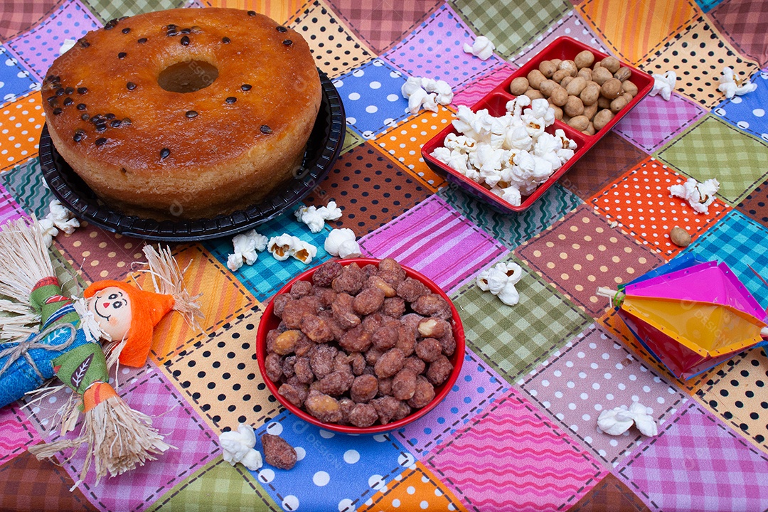 Alimento típico de festa junina em uma colorida