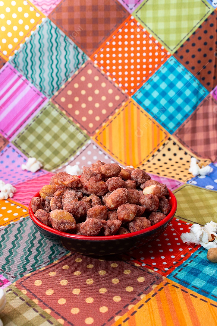 Alimento típico de festa junina em uma colorida