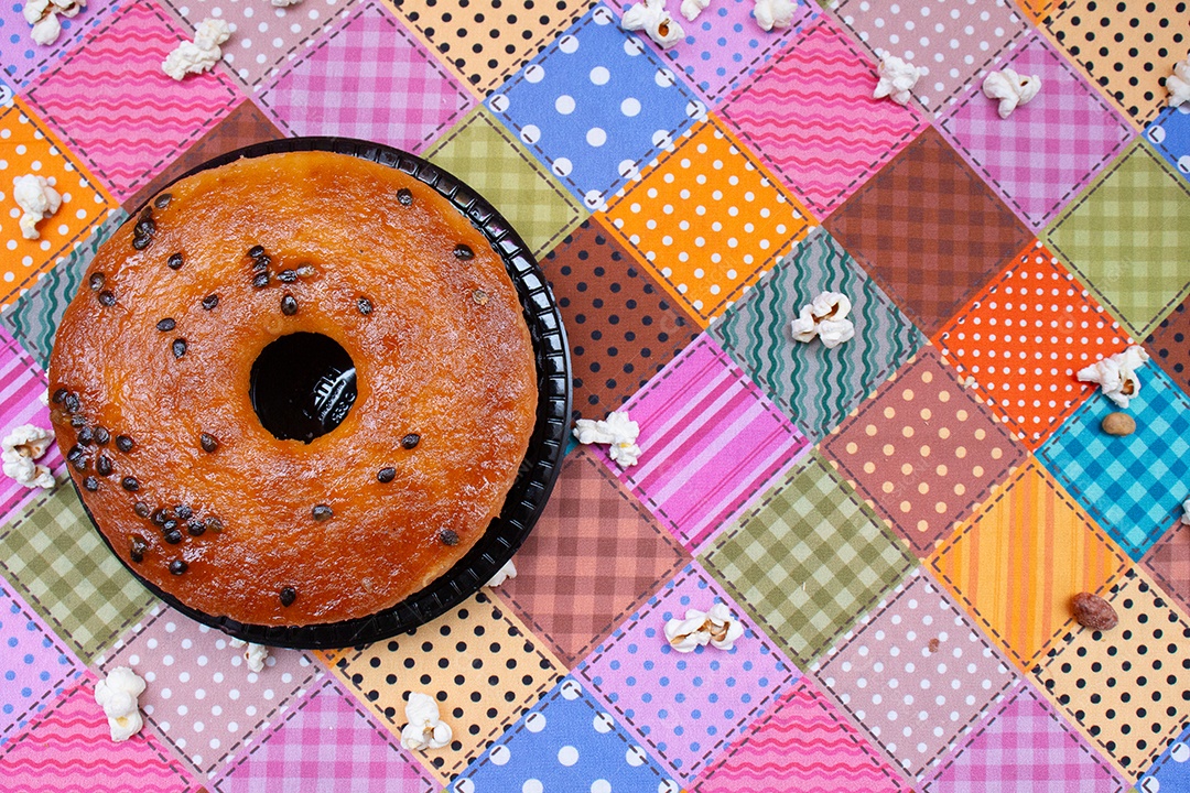 Alimento típico de festa junina em uma colorida