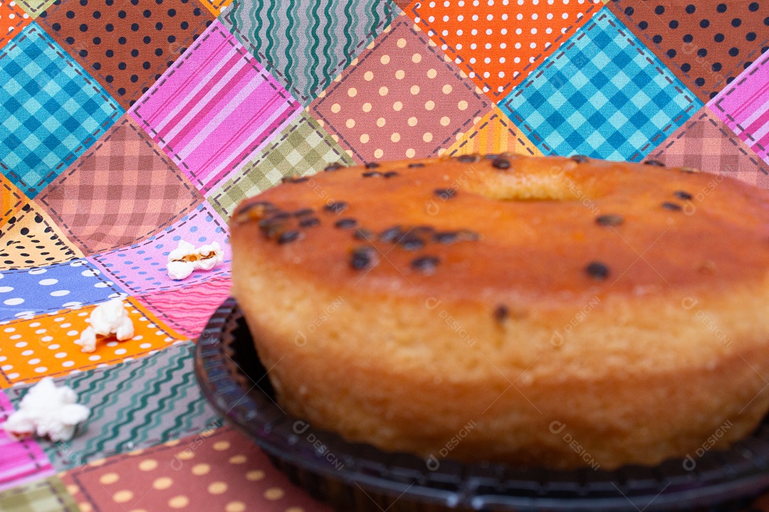 Alimento típico de festa junina em uma colorida