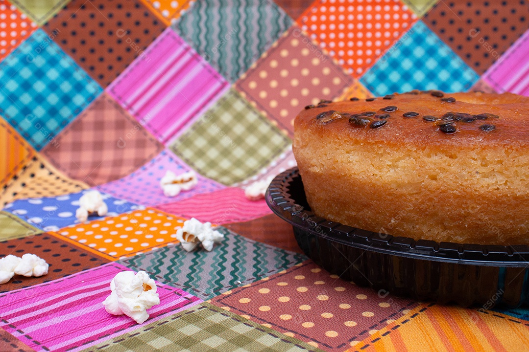 Alimento típico de festa junina em uma colorida