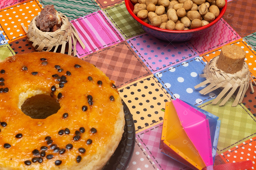 Alimento típico de festa junina em uma colorida