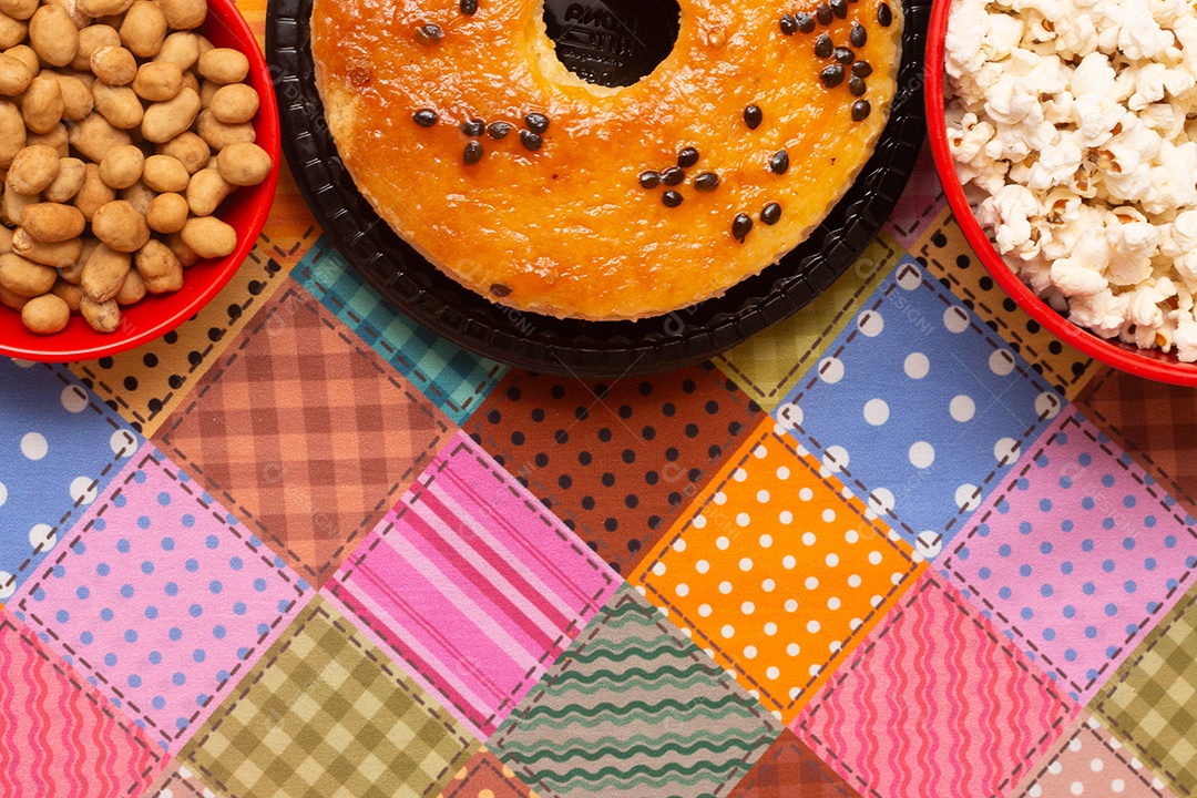 Alimento típico de festa junina em uma colorida