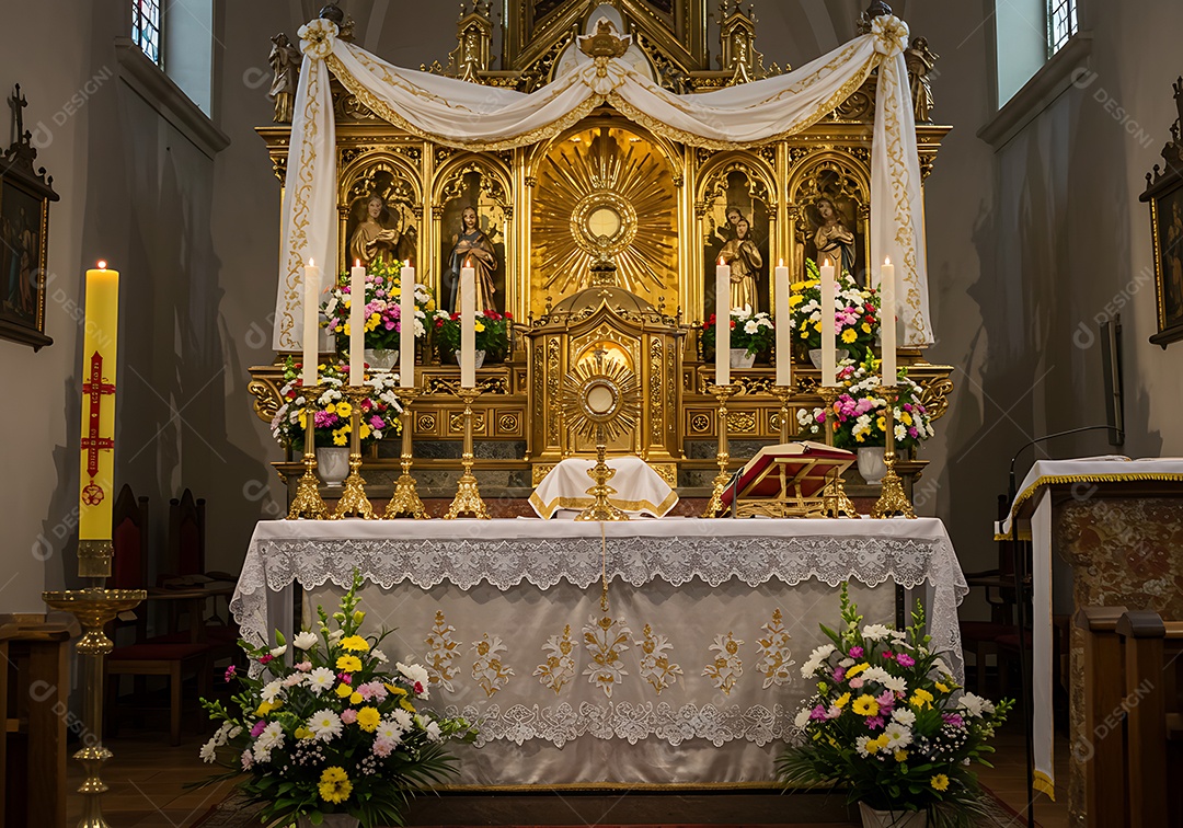 A imagem mostra um altar de igreja católica, possivelmente em celebração à memória de São Joaquim