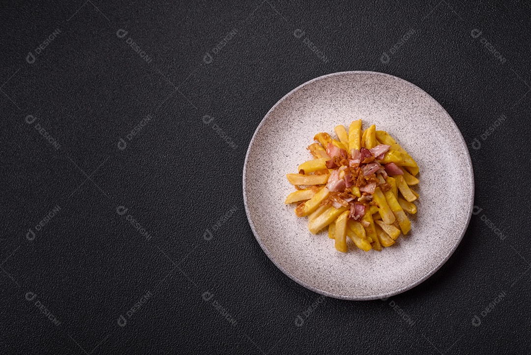 Salada fresca em uma mesa concreto