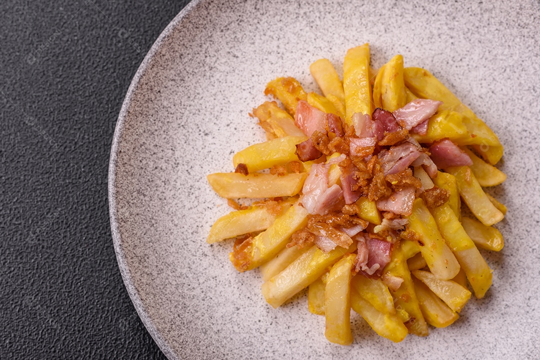 Salada fresca em uma mesa concreto