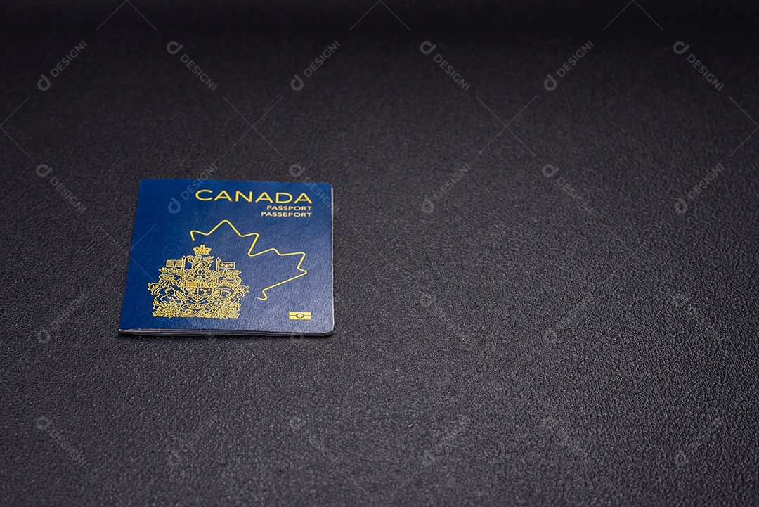 Passaporte canada em uma mesa de concreto