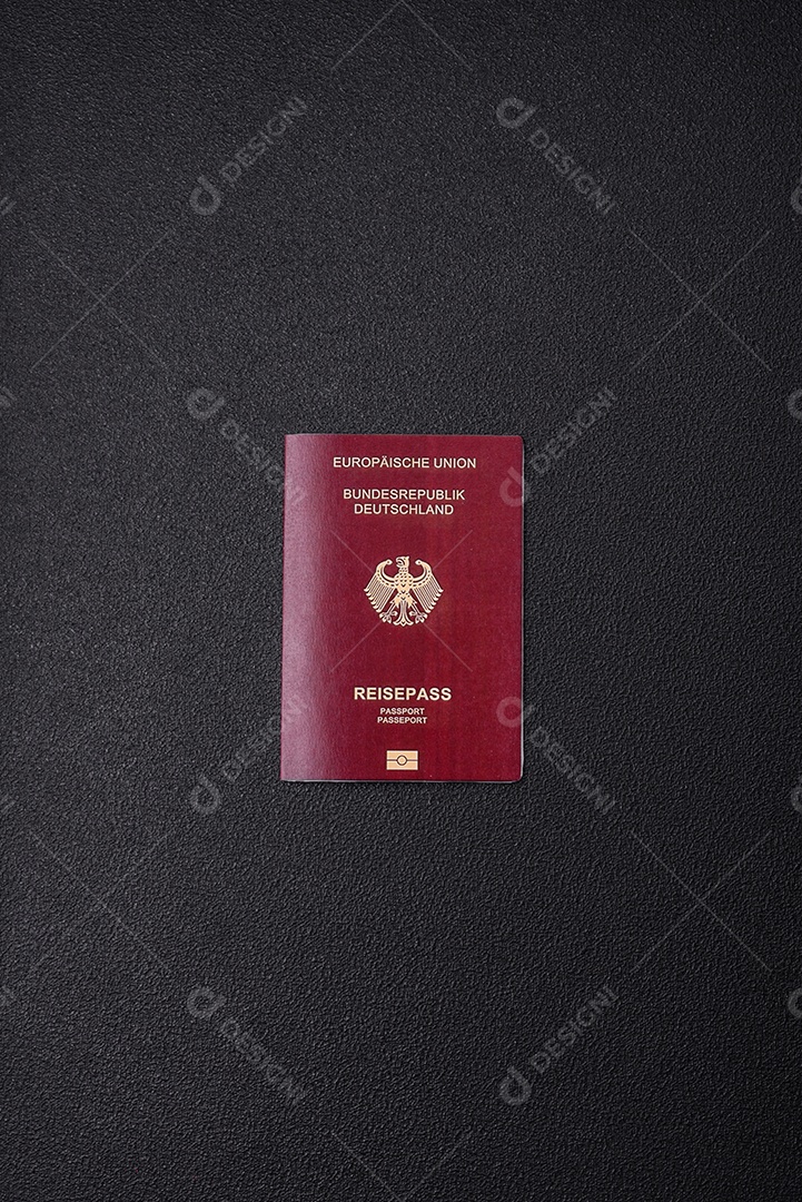 Passaporte Alemanha em uma mesa de concreto